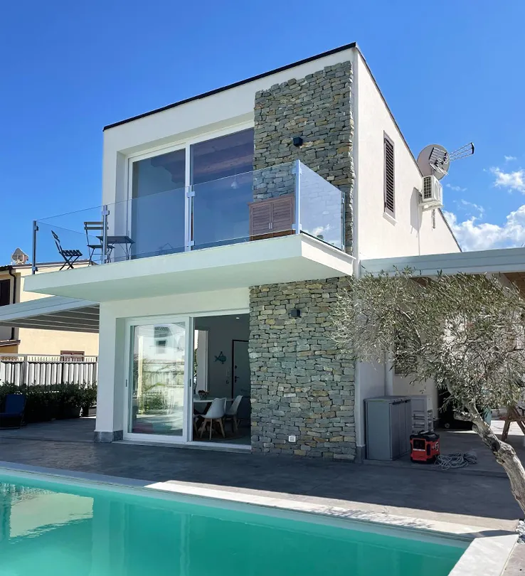 Infissi Barranti è leader nella prduzione di infissi PVC Palermo e provincia, porte blindate, porte per interni, vetrate panoramiche, ferro.