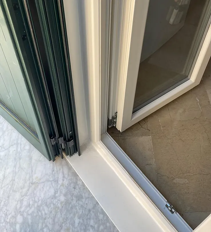 Sostituzione di infissi in un palazzo storico di Palermo