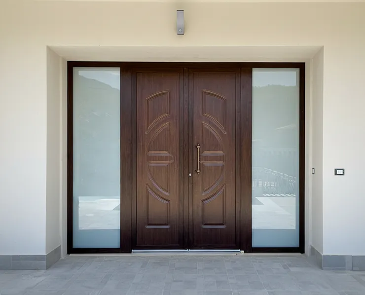 Porte blindate e per interni: massimi standard di sicurezza per l’ingresso e design ricercato per ogni stanza.